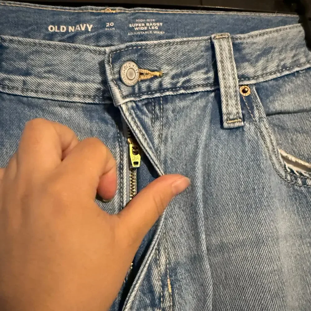 Old Navy Super Baggy Wide-Leg Embroidered Jeans for Girls 20, Light Wash 767099